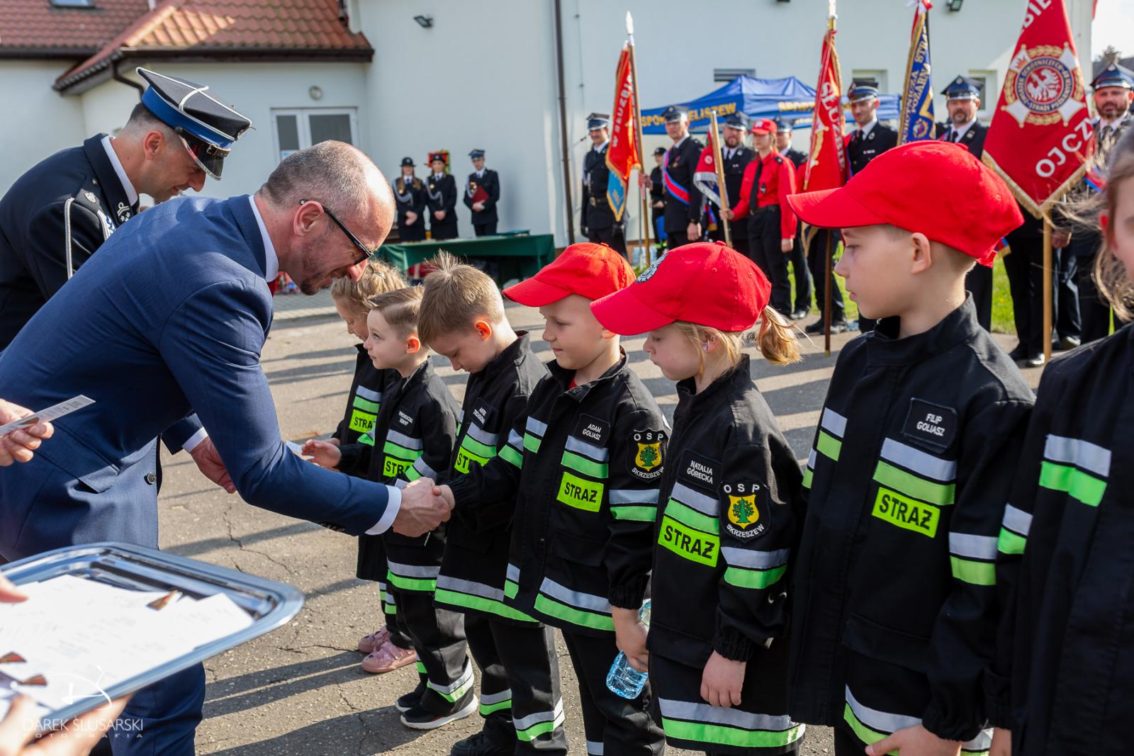weczenie odznak dla Młodzieżowej Druzyny Pożarniczej